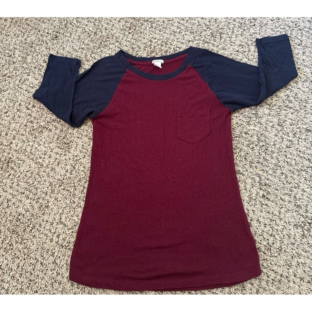 Forever 21 Boys two tone maroon navy blue long sleeve baseball tee size small